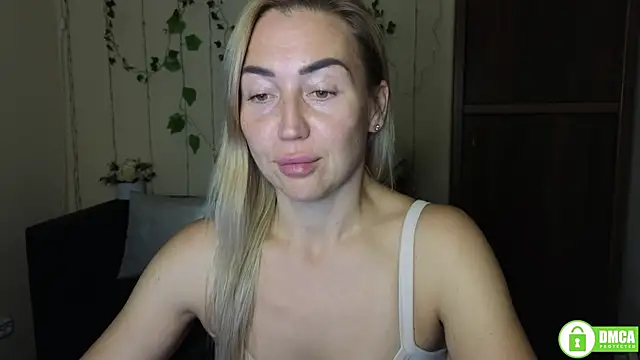 Snapshot of Kiss_julli88I chatting on 10-12-25, 05:23 Kiss julli88I online show from 10-12-25, 05:23