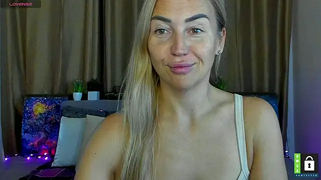 Snapshot of Kiss_julli88I chatting on 10-22-25, 05:30 Kiss julli88I online show from 10-22-25, 05:30