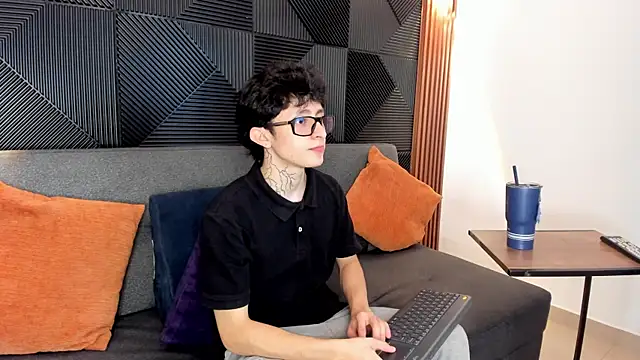 troy rouge online show from 03-13-25, 07:17