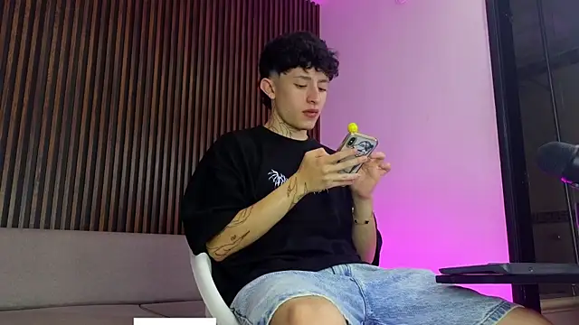 troy rouge online show from 09-17-25, 07:26