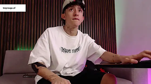 troy rouge online show from 09-22-25, 07:27