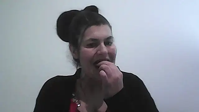 Curvy-Essex-Milf online show from 03-06-26, 03:19