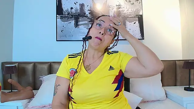 AlessandraLeroy online show from 06-27-26, 12:10