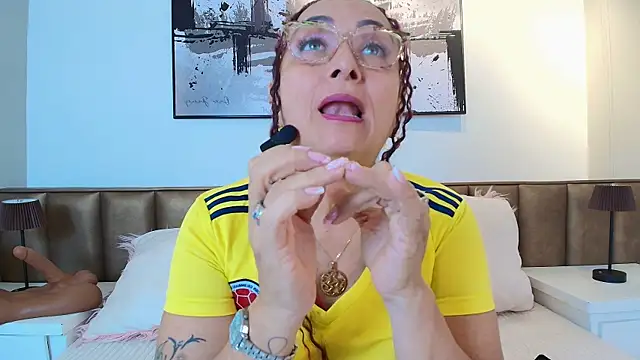 AlessandraLeroy online show from 06-27-26, 12:22