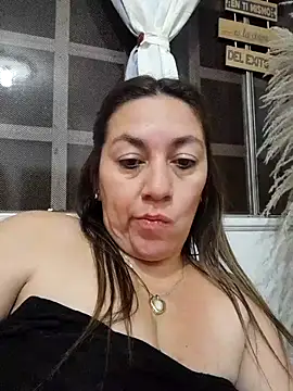 Luna-nevada online show from 10-11-25, 02:33