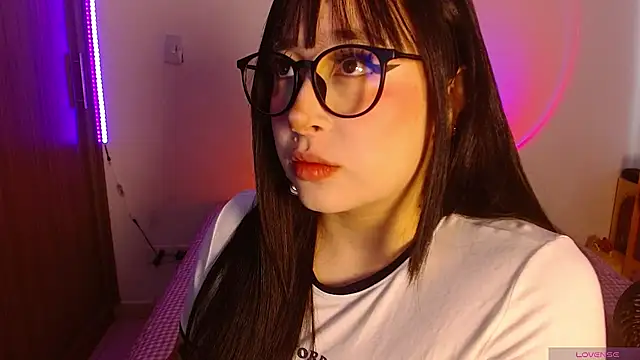 Snapshot of Oliviargf chatting on 03-06-26, 12:23 Oliviargf online show from 03-06-26, 12:23