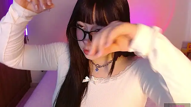 Snapshot of Oliviargf chatting on 03-24-26, 12:21 Oliviargf online show from 03-24-26, 12:21