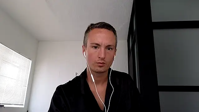 Snapshot of TheDaddy005 chatting on 03-28-26, 05:12 TheDaddy005 online show from 03-28-26, 05:12