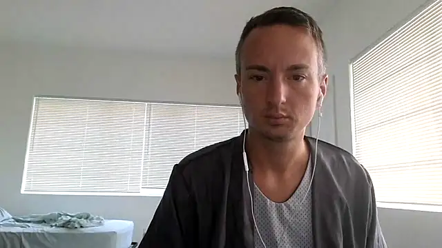 Snapshot of TheDaddy005 chatting on 03-31-26, 01:33 TheDaddy005 online show from 03-31-26, 01:33