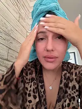 Snapshot of AleksandraRich chatting on 05-15-26, 01:56 AleksandraRich online show from 05-15-26, 01:56