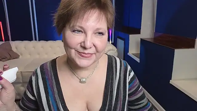 Kira Kenet online show from 03-10-25, 05:39