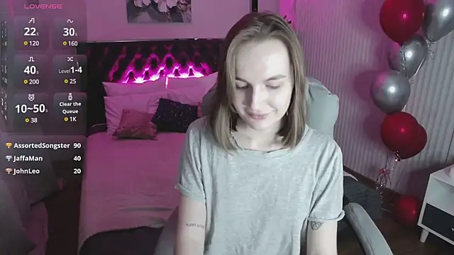  Vikky Moon  online show from 03-09-25, 04:16