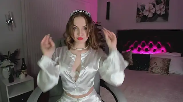  Vikky Moon  online show from 03-19-25, 01:10