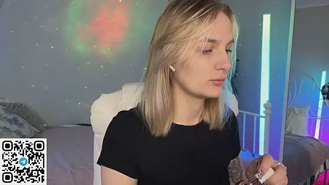  Vikky Moon  online show from 06-21-26, 12:46