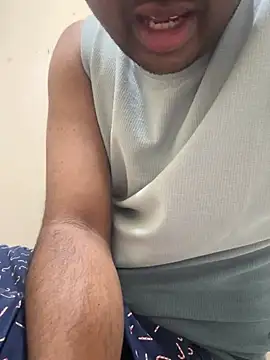 Snapshot of MIRTHICK2002 chatting on 03-19-25, 08:45 MIRTHICK2002 online show from 03-19-25, 08:45