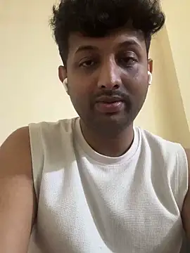 Snapshot of MIRTHICK2002 chatting on 09-13-25, 10:37 MIRTHICK2002 online show from 09-13-25, 10:37