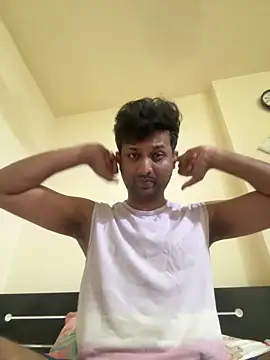 Snapshot of MIRTHICK2002 chatting on 09-26-25, 11:47 MIRTHICK2002 online show from 09-26-25, 11:47