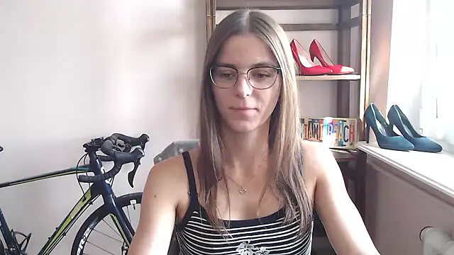 love megi online show from 05-04-26, 01:29