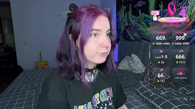 Snapshot of yourvodka chatting on 11-13-25, 12:37 yourvodka online show from 11-13-25, 12:37