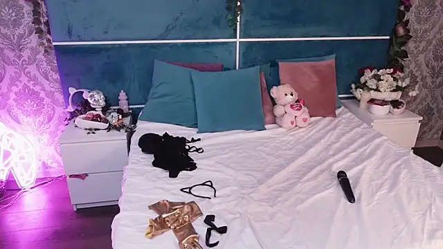 SunnyGlow online show from 10-05-25, 04:11