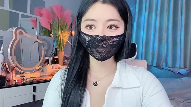 Snapshot of MI_KA22 chatting on 10-25-25, 07:05 MI KA22 online show from 10-25-25, 07:05