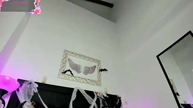 Lola Blondie online show from 10-10-25, 12:04