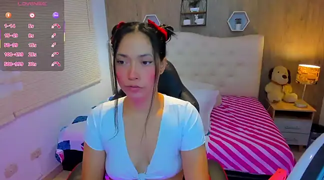 Snapshot of _LiilyWong chatting on 03-19-25, 04:57 LiilyWong online show from 03-19-25, 04:57