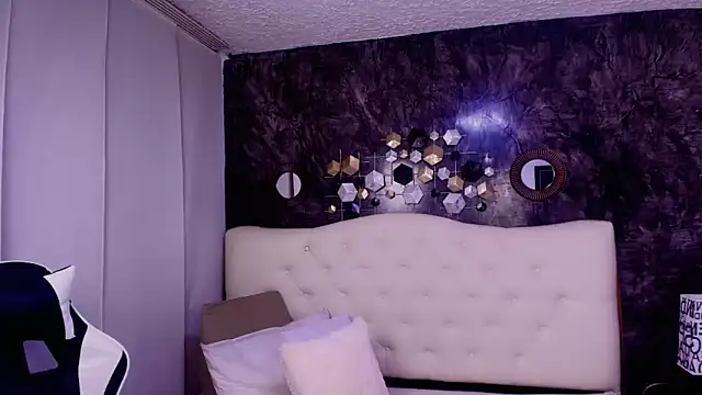 Snapshot of _LiilyWong chatting on 09-27-25, 12:04 LiilyWong online show from 09-27-25, 12:04