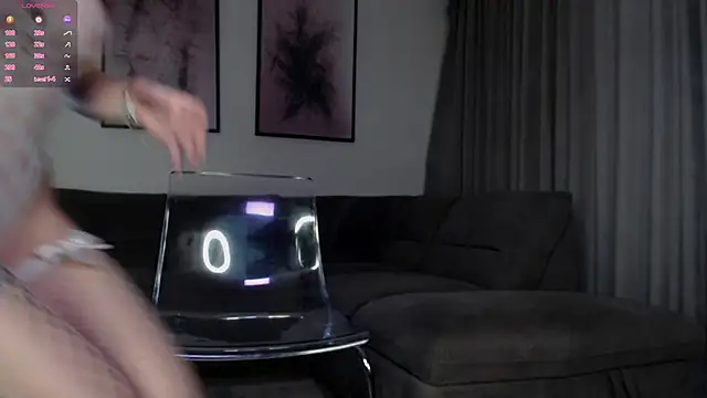 Snapshot of reinakylie chatting on 10-17-25, 12:08 reinakylie online show from 10-17-25, 12:08