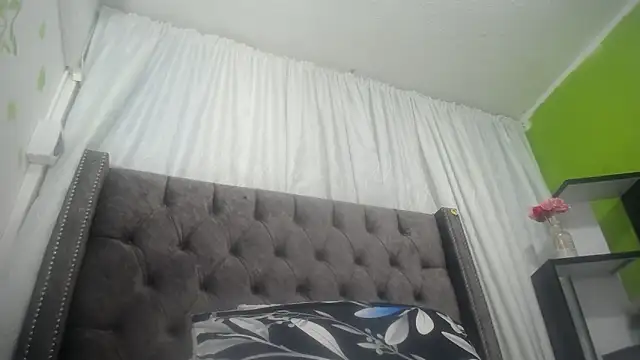 ANA-BULLOCK- online show from 09-25-25, 12:20