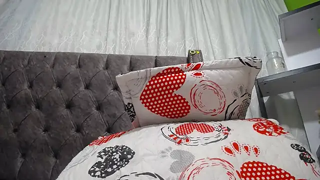 ANA-BULLOCK- online show from 12-16-25, 12:10