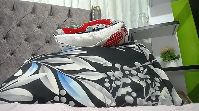 ANA-BULLOCK- online show from 12-21-25, 12:12