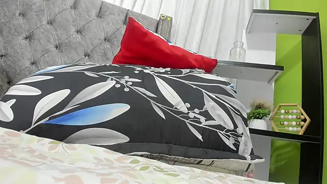 ANA-BULLOCK- online show from 02-08-26, 11:57