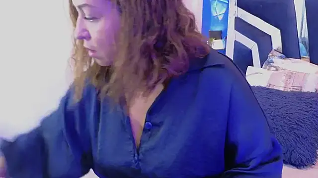 weet Evans    online show from 03-18-25, 04:37