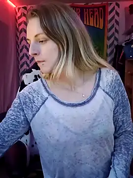 AlicePayne online show from 12-15-25, 07:01