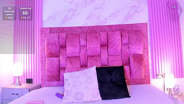 goldilockss15 online show from 09-30-25, 03:00