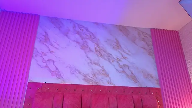 Snapshot of goldilockss15 chatting on 03-12-26, 04:40 goldilockss15 online show from 03-12-26, 04:40