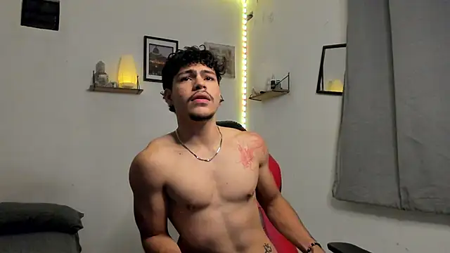 Snapshot of ares_parker2 chatting on 03-12-25, 03:35 ares parker2 online show from 03-12-25, 03:35