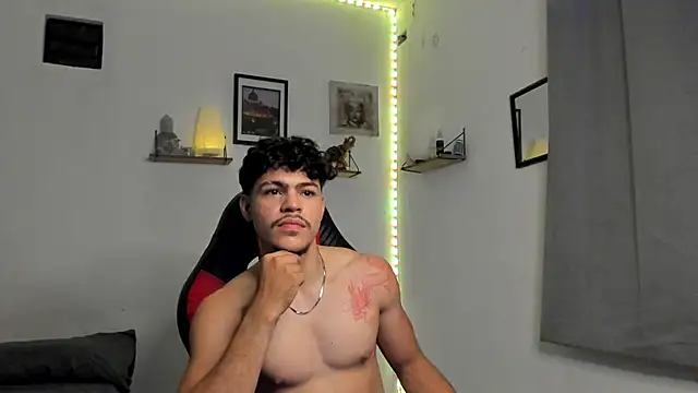 Snapshot of ares_parker2 chatting on 03-21-25, 12:07 ares parker2 online show from 03-21-25, 12:07