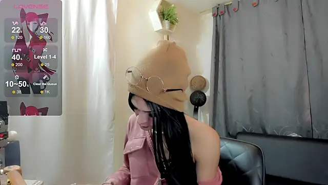 Snapshot of AteneaTaylor chatting on 10-22-25, 02:12 AteneaTaylor online show from 10-22-25, 02:12