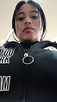 bella warzon online show from 02-17-26, 03:40