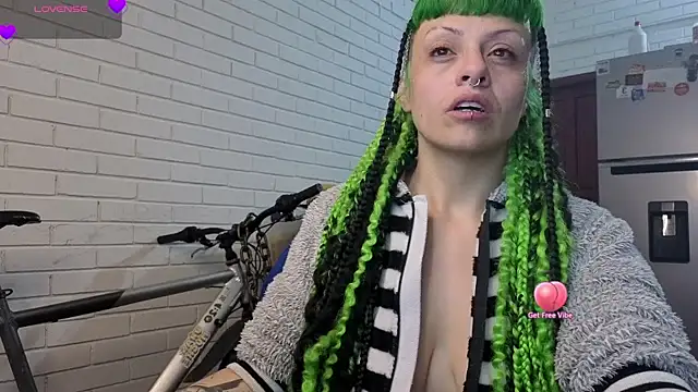 Snapshot of freyaa_sorcerees chatting on 09-14-25, 02:54 freyaa sorcerees online show from 09-14-25, 02:54