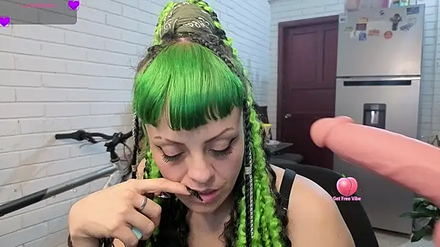 Snapshot of freyaa_sorcerees chatting on 09-19-25, 06:26 freyaa sorcerees online show from 09-19-25, 06:26