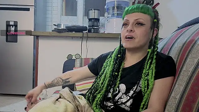 Snapshot of freyaa_sorcerees chatting on 10-20-25, 02:45 freyaa sorcerees online show from 10-20-25, 02:45