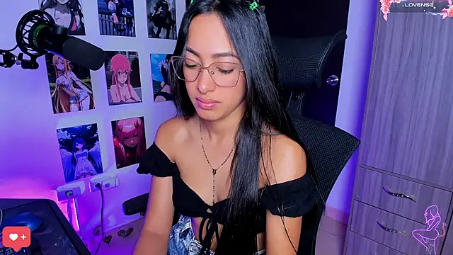 Snapshot of Vickysth chatting on 03-15-25, 09:27 Vickysth online show from 03-15-25, 09:27