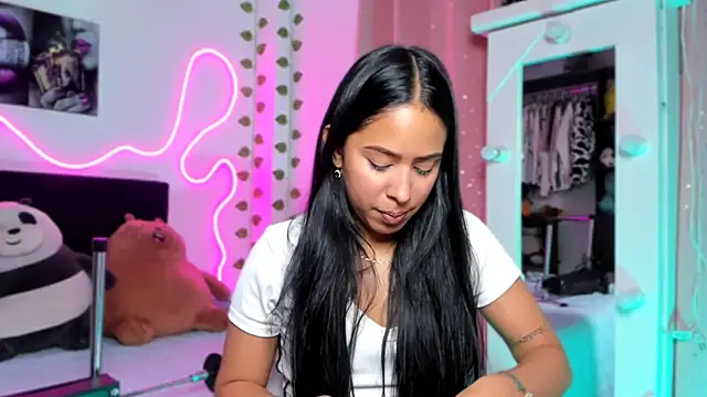 Snapshot of Vickysth chatting on 09-27-25, 11:54 Vickysth online show from 09-27-25, 11:54