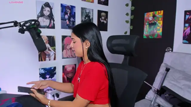 Snapshot of Vickysth chatting on 09-29-25, 10:25 Vickysth online show from 09-29-25, 10:25