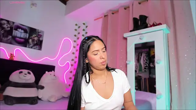 Snapshot of Vickysth chatting on 10-13-25, 10:32 Vickysth online show from 10-13-25, 10:32