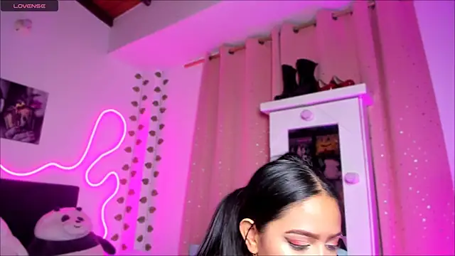 Snapshot of Vickysth chatting on 10-22-25, 10:42 Vickysth online show from 10-22-25, 10:42