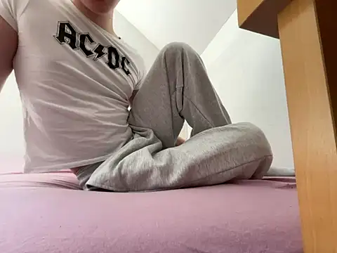 Snapshot of lukaskrtr chatting on 03-13-26, 11:39 lukaskrtr online show from 03-13-26, 11:39